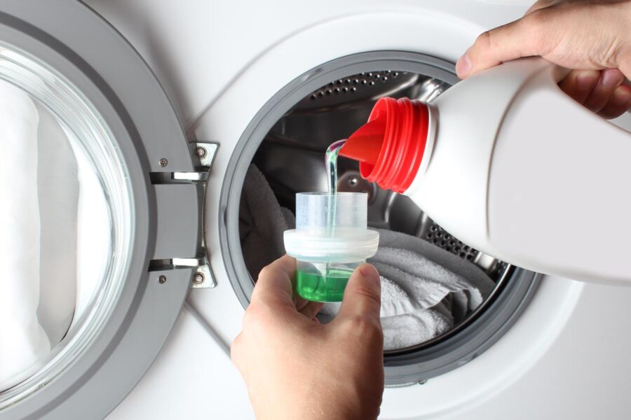 Quanto detersivo usare in lavatrice. Guida anti-spreco per un bucato efficace